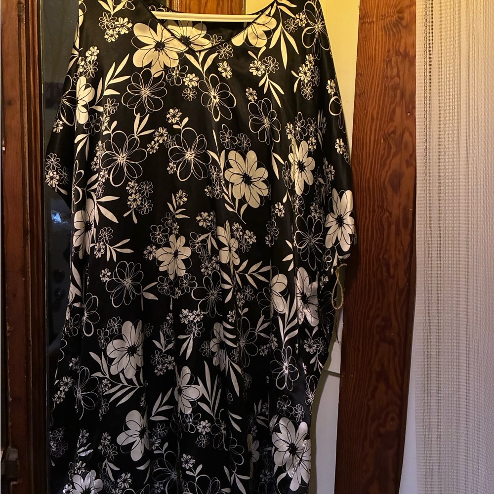 PLUS Satin Floral Caftan